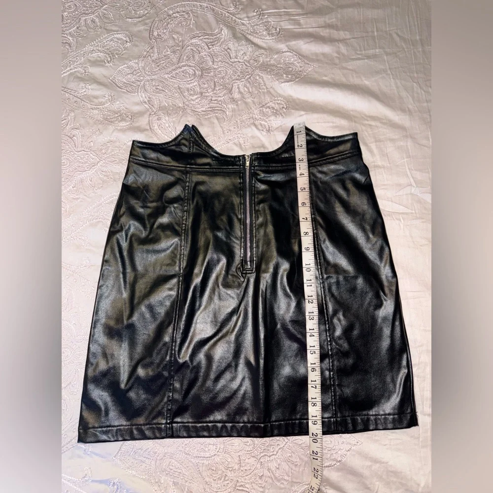SHEIN Black Faux Leather High Waisted Mini Skirt Back Zip Size L